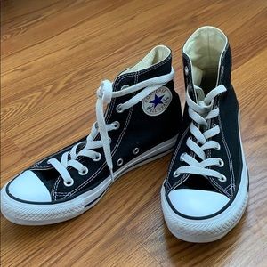 Converse Hightop White and Black